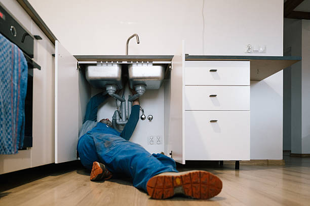 Professional Leak Detection technician working in Ben Wheeler, TX